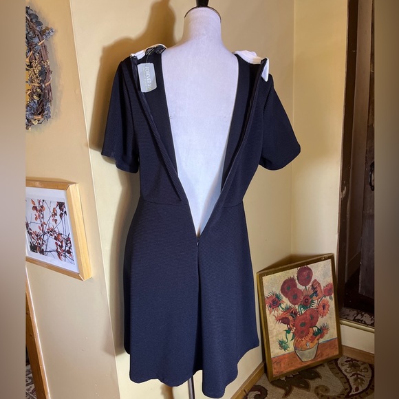 WEDNESDAY ADDAMS Size 1X Gothic Costume Black Dress White Collar Forever 21 NEW - Picture 8 of 15